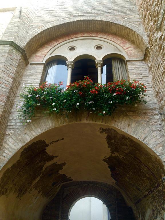Villa Palazzetto Bentivoglio Sassoferrato Exterior foto